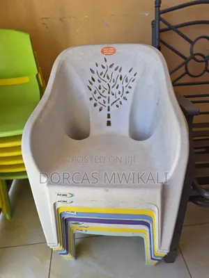 Acme Kid Plastic Chair