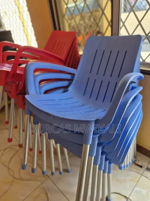Kenpoly Chair With Metallic Legs
