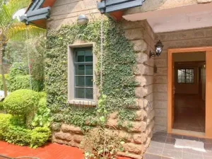 5bdrm Duplex in Othaya, Muthangari for sale