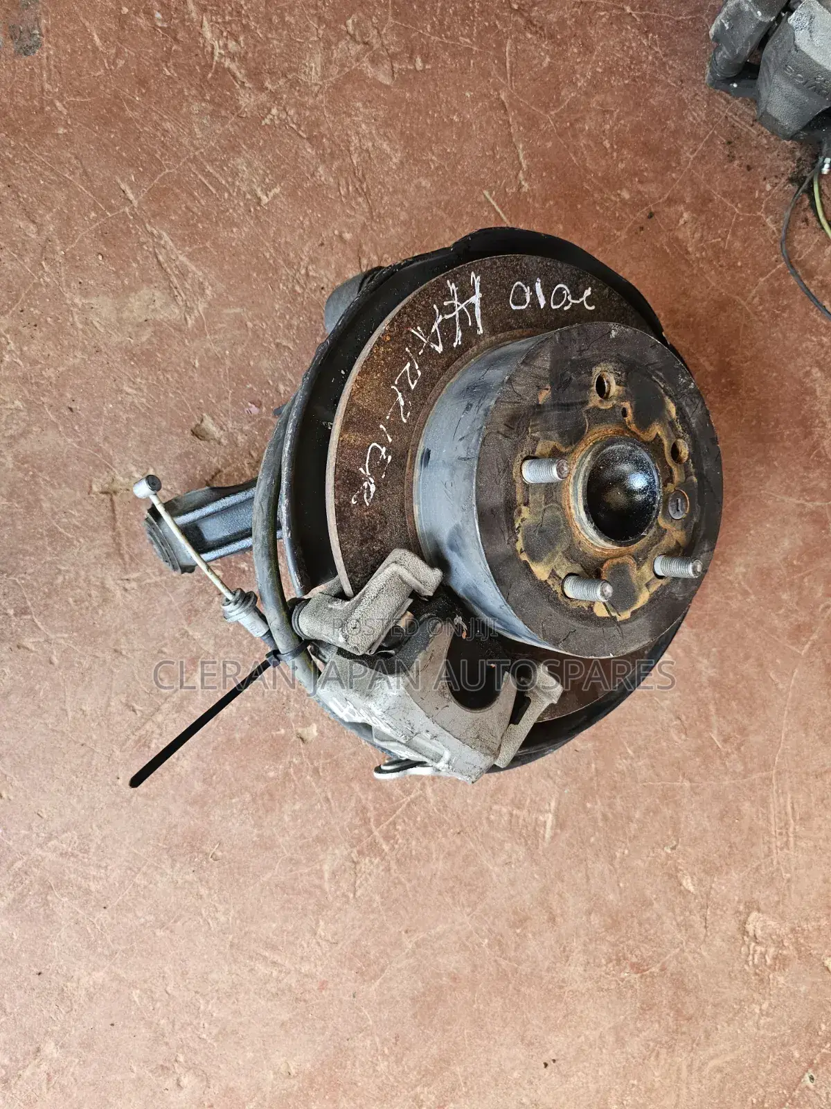 Harrier 2010 Rear and Front Hubs
