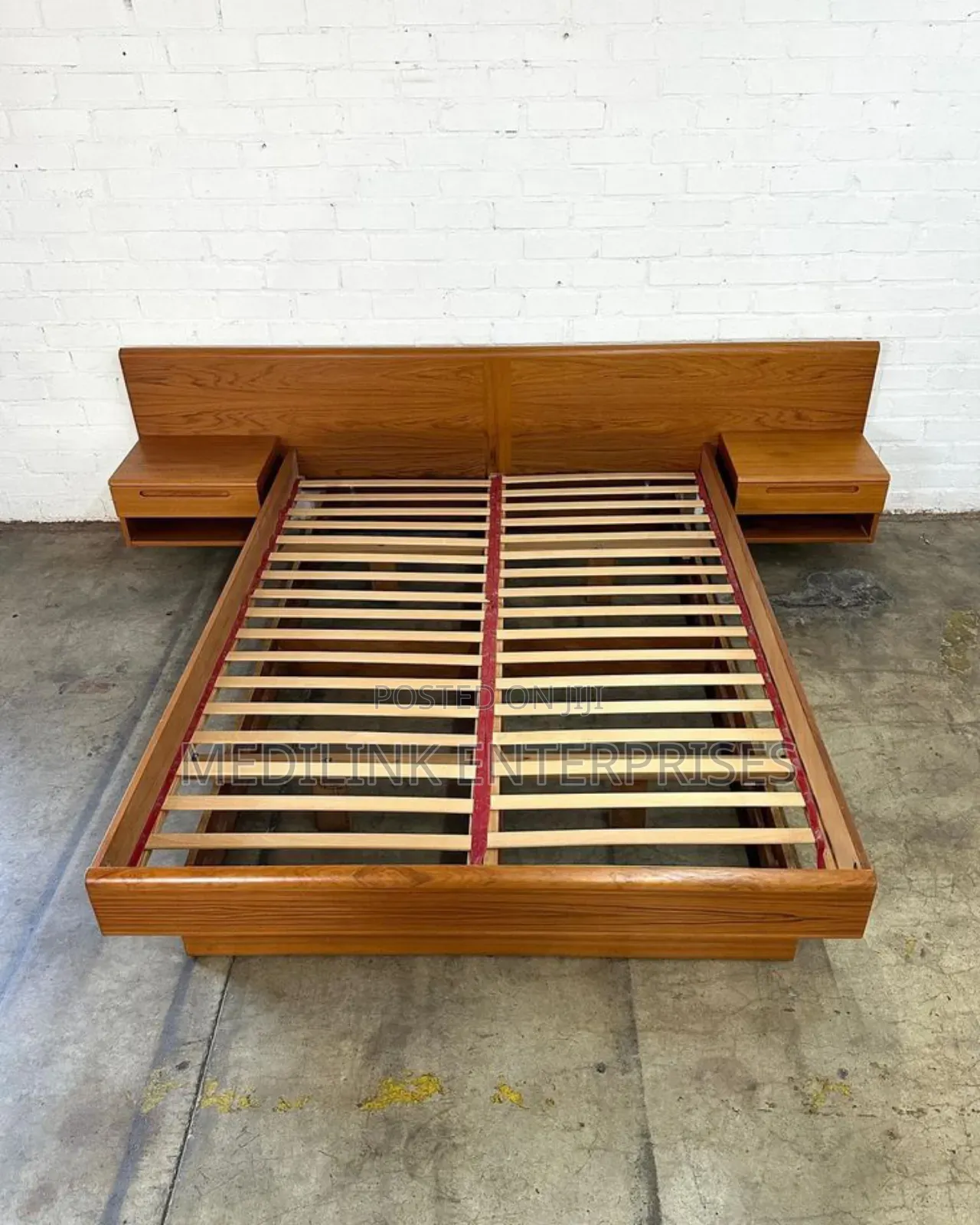 Calverson Mahogany Queen Size Boxbed