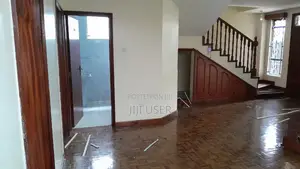 3bdrm Duplex in Valley Arcade for rent