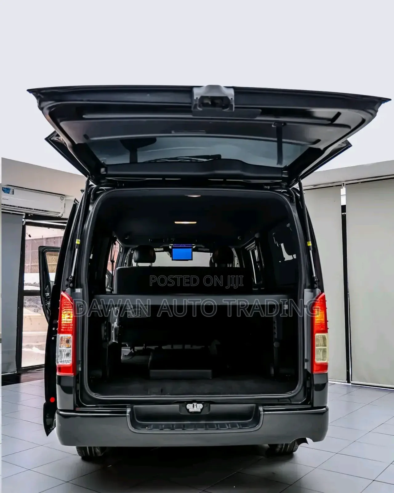 Toyota HiAce 2019 Black