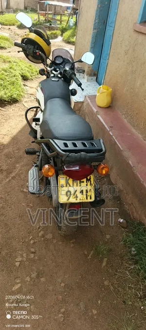 Bajaj Boxer 150 UG 2021 White