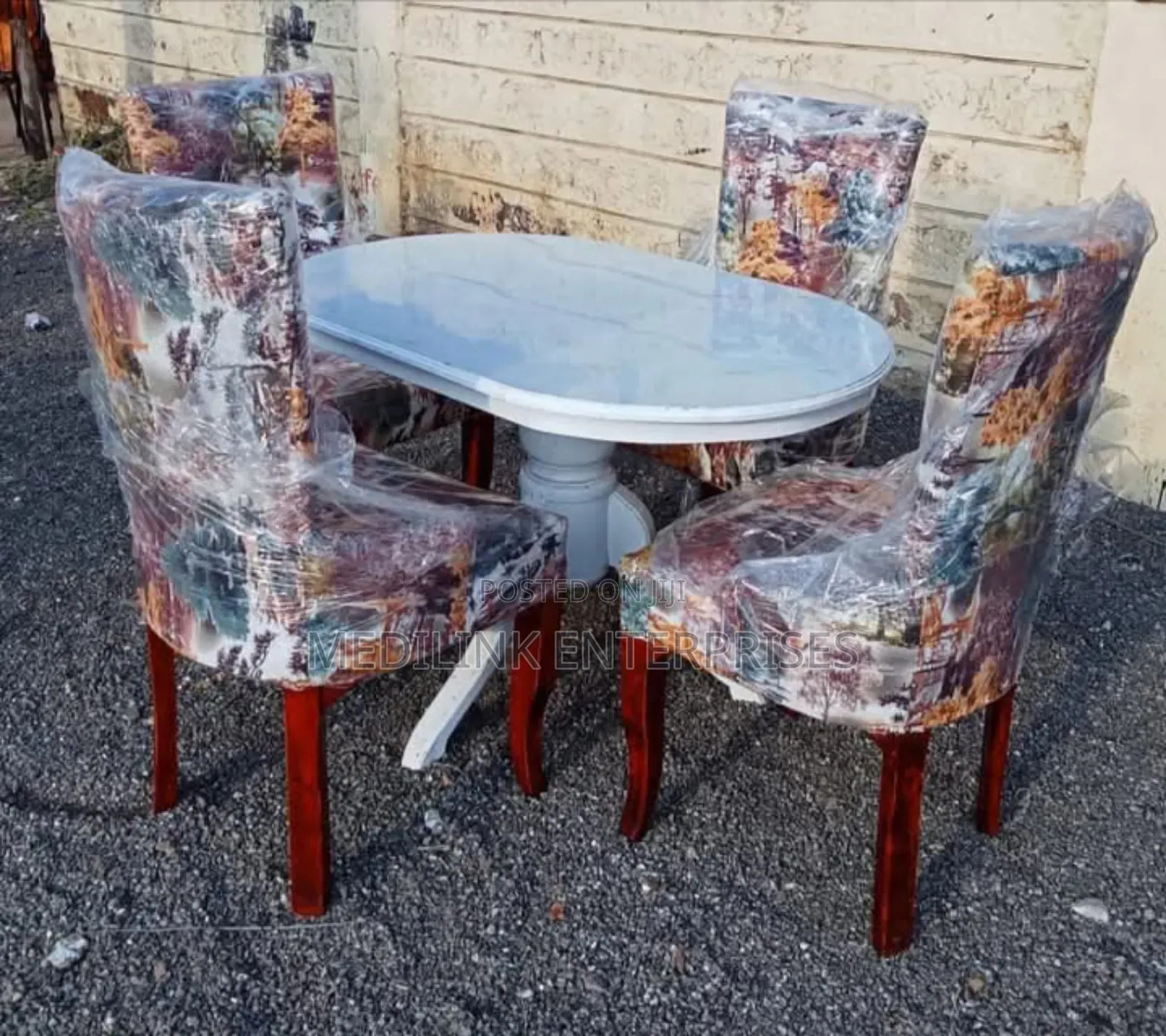 4-Seater Lavish Abode Dinning Table Set