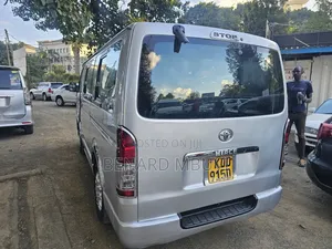 Toyota HiAce 2014 Silver