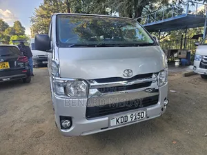 Toyota HiAce 2014 Silver