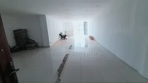 900 SQFT Office in Parklands (City Park Area)