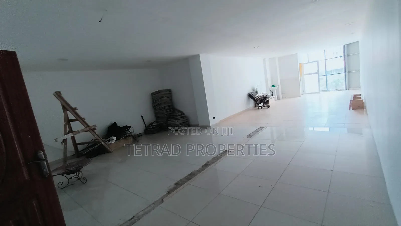 900 SQFT Office in Parklands (City Park Area)