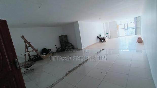900 SQFT Office in Parklands (City Park Area)