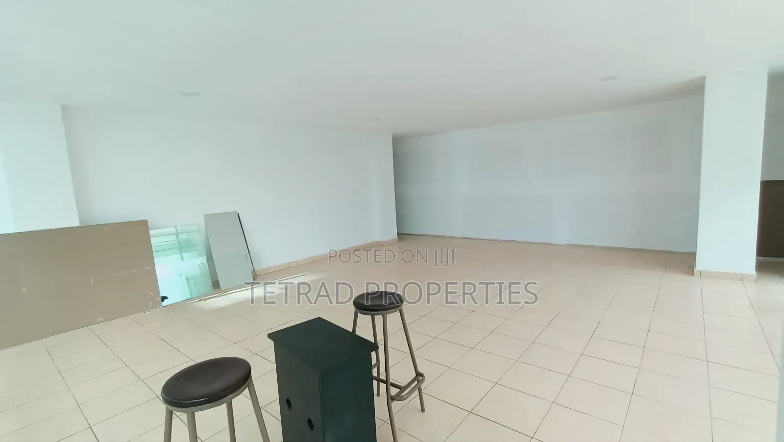 1000 SQFT Office in Parklands (City Park Area)