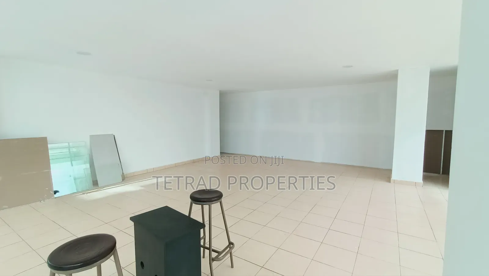 1000 SQFT Office in Parklands (City Park Area)