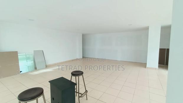 1000 SQFT Office in Parklands (City Park Area) - thumbnail 8