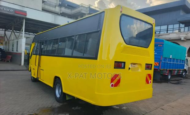 Isuzu NQR 2018 Yellow - thumbnail 8