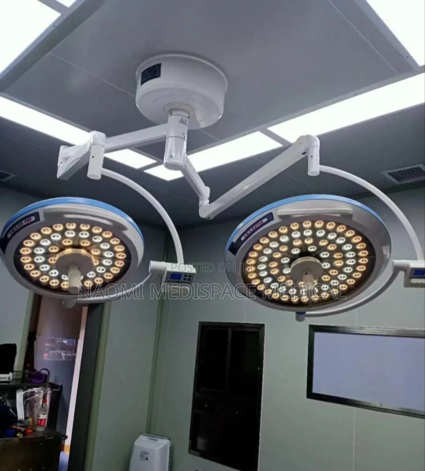 Shadow Free Double Arm Ceiling Mounted Theatre Light