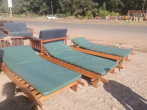 Mahogany Sunbed 2.5*7ft With Cushions