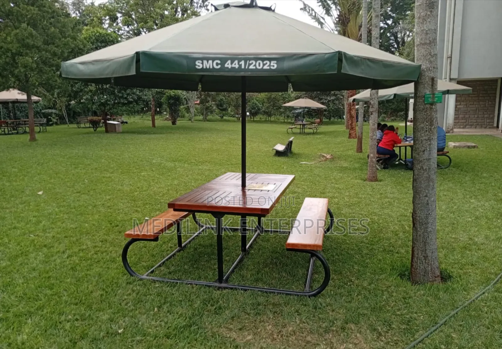 Wooden Metallic Garden Outdoor B3nch +Umbrella