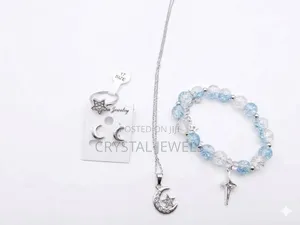 Elegant 4-Piece Celestial Jewelry Set – Star Moon Theme (New).