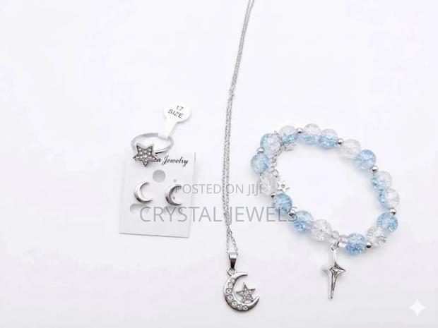 Elegant 4-Piece Celestial Jewelry Set – Star Moon Theme (New).