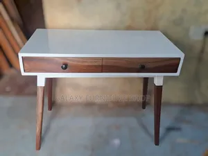Studying/Console Table