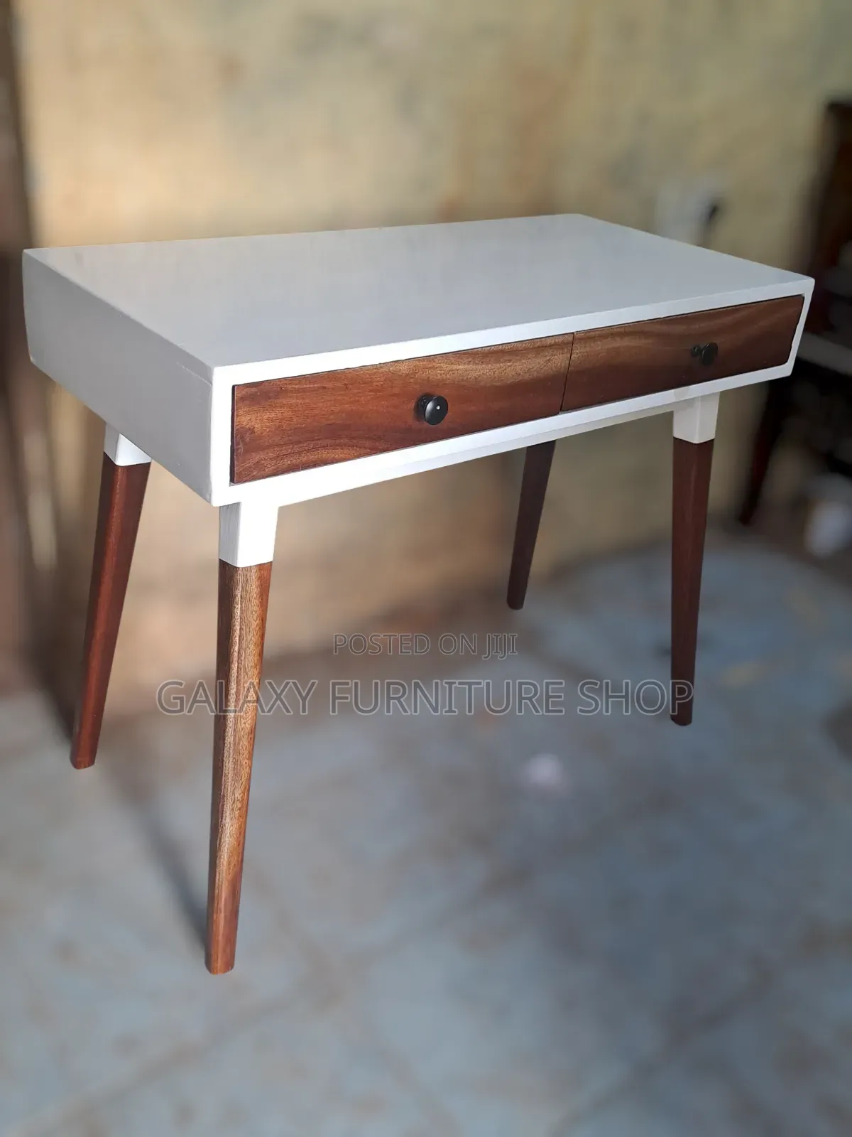 Studying/Console Table
