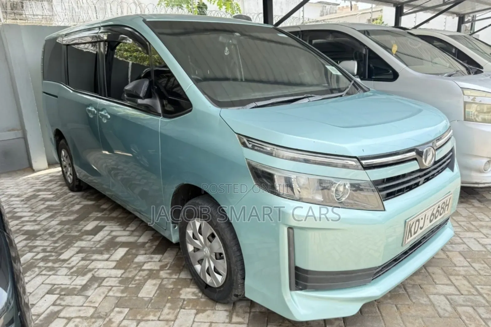 Toyota Voxy 2015 Green