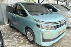 Toyota Voxy 2015 Green