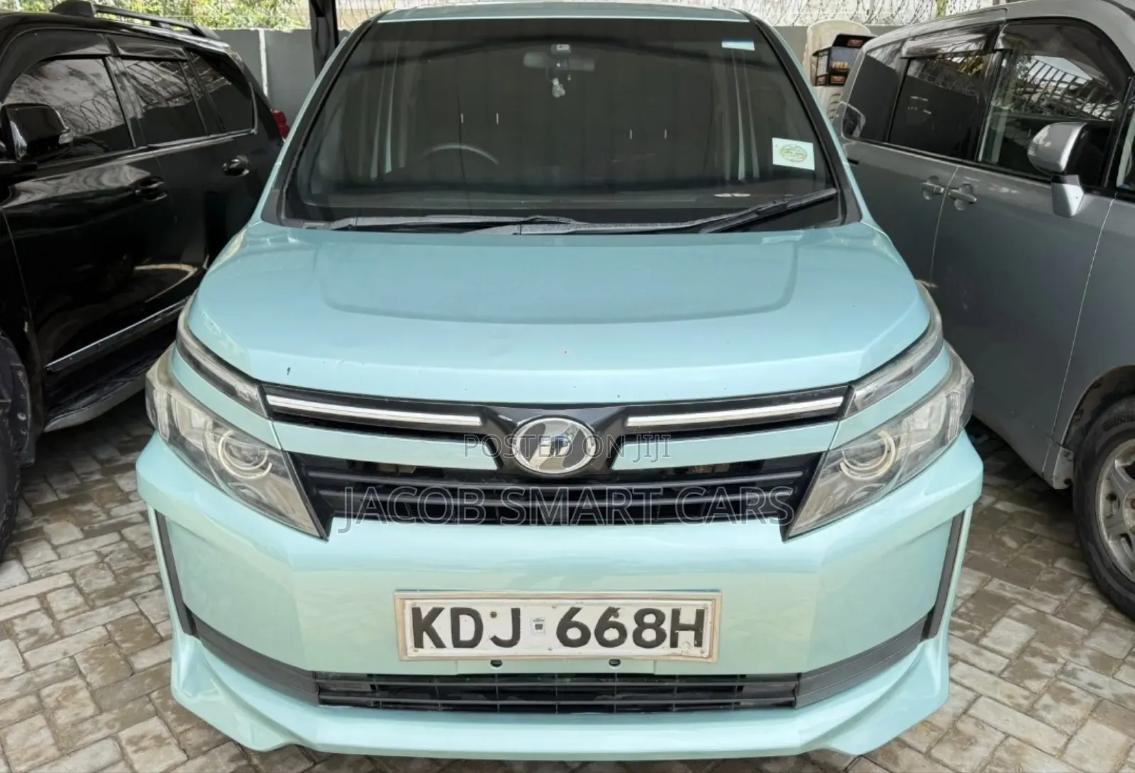 Toyota Voxy 2015 Green