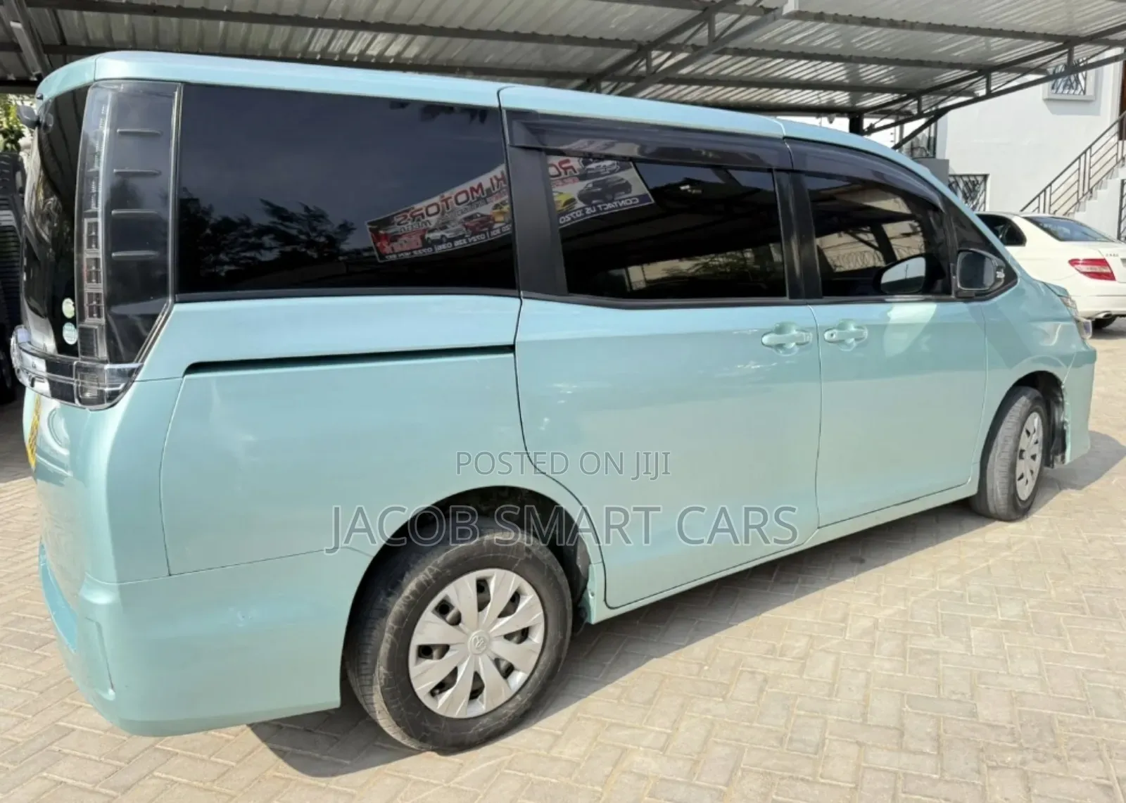 Toyota Voxy 2015 Green