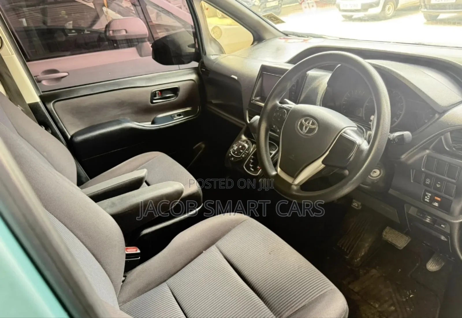 Toyota Voxy 2015 Green