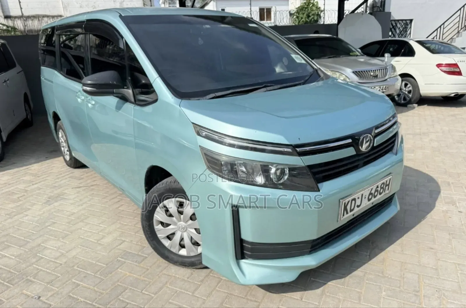 Toyota Voxy 2015 Green