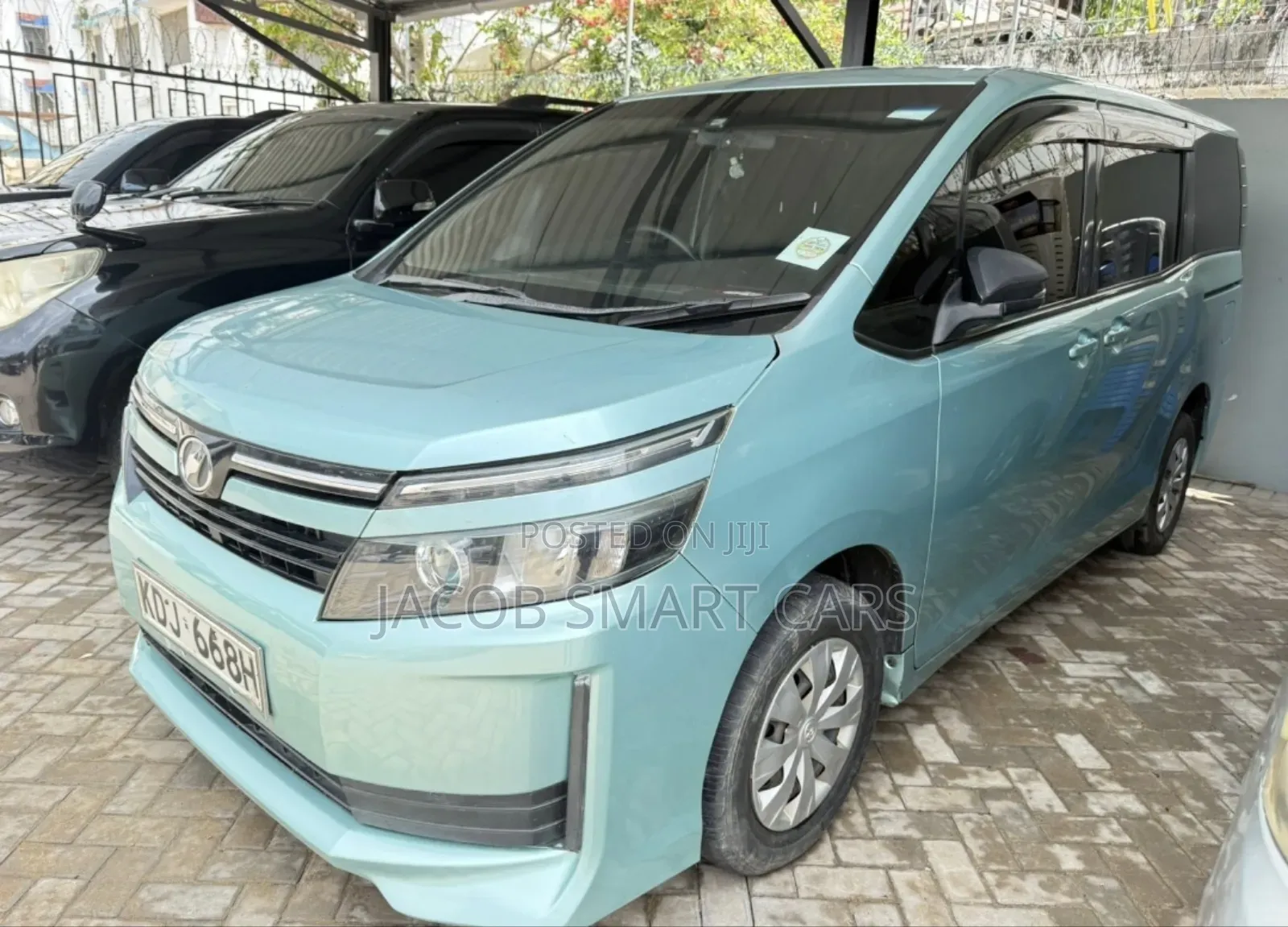 Toyota Voxy 2015 Green