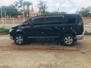 Mitsubishi Delica 2007 Black