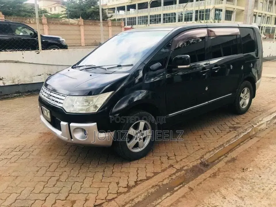 Mitsubishi Delica 2007 Black