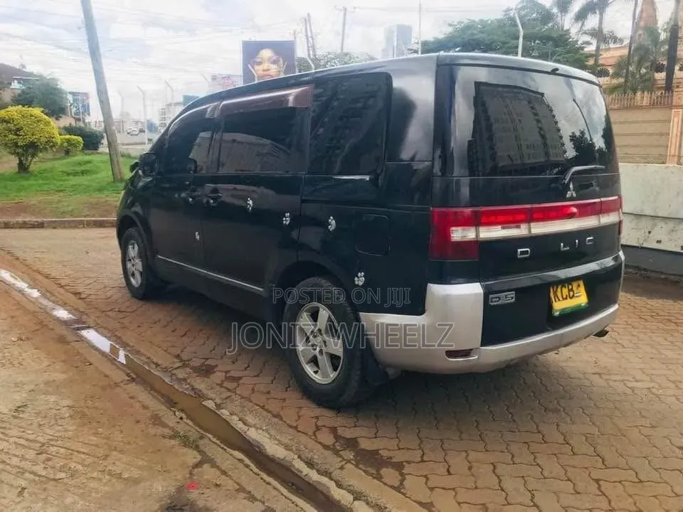 Mitsubishi Delica 2007 Black