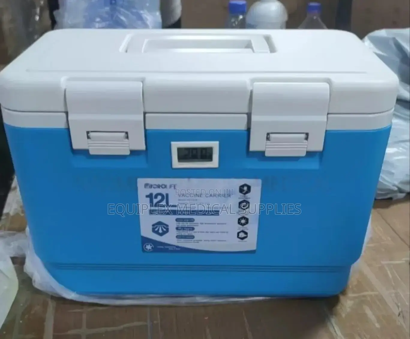 12 Liter Vaccine Carrier (With LCD Temperature Display)