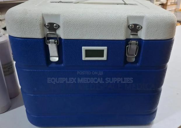6 Liter Vaccine Carrier (With LCD Temperature Display)