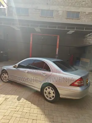 Mercedes-Benz C200 2006 Silver