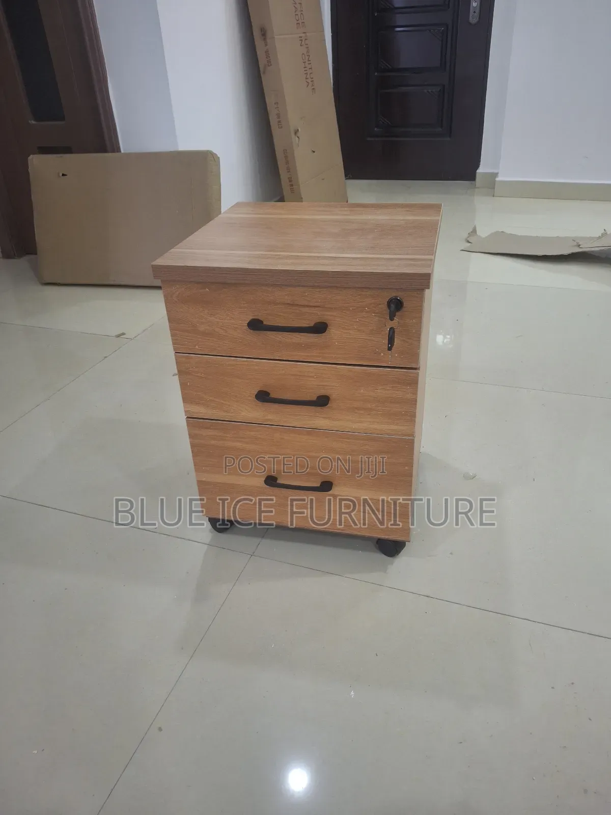 Paddestal Drawer With Lock