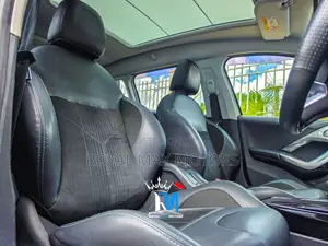 Peugeot 2008 2019 White