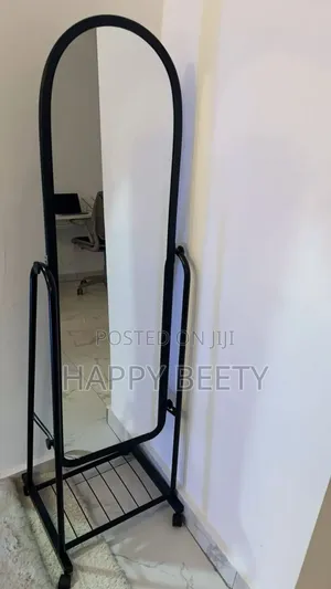 Floor Standing Mirror With Movable Wheels