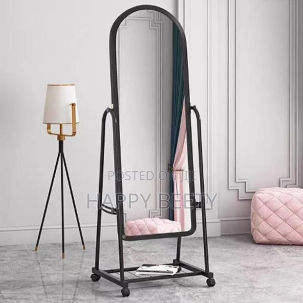 Floor Standing Mirror With Movable Wheels