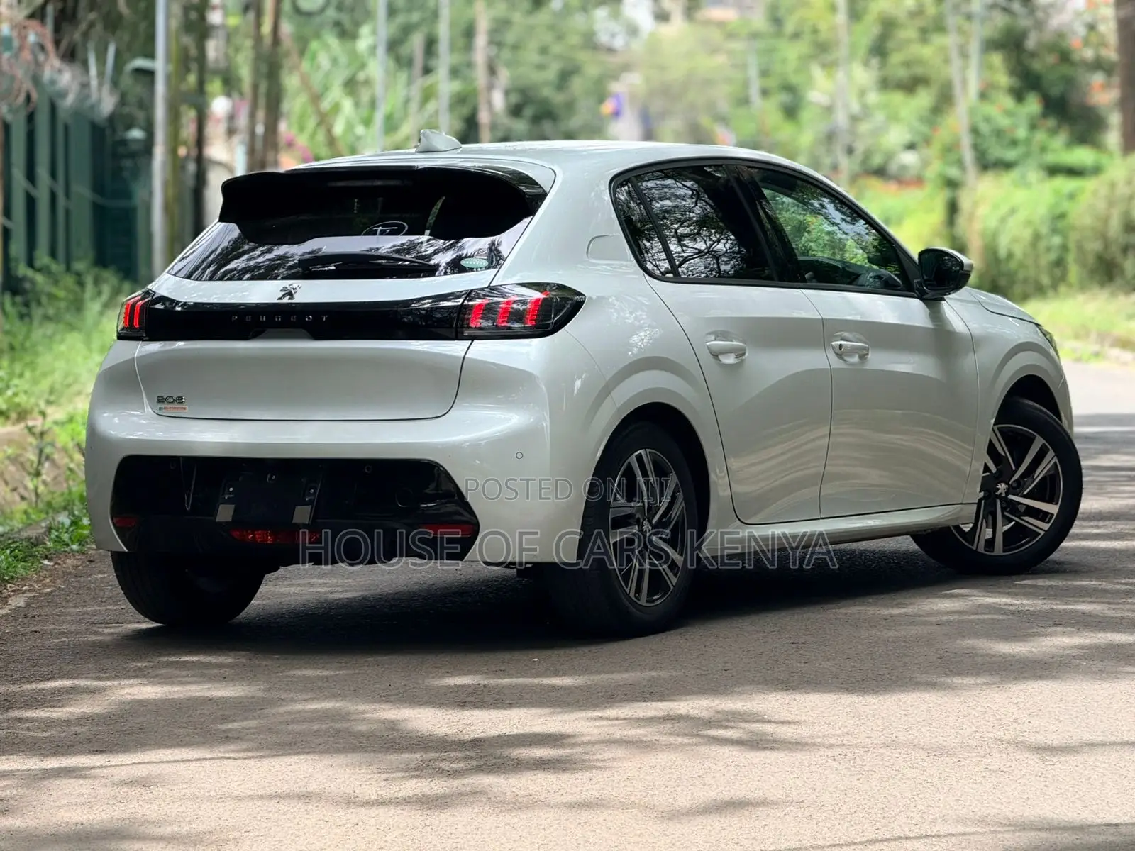Peugeot 208 2021 White