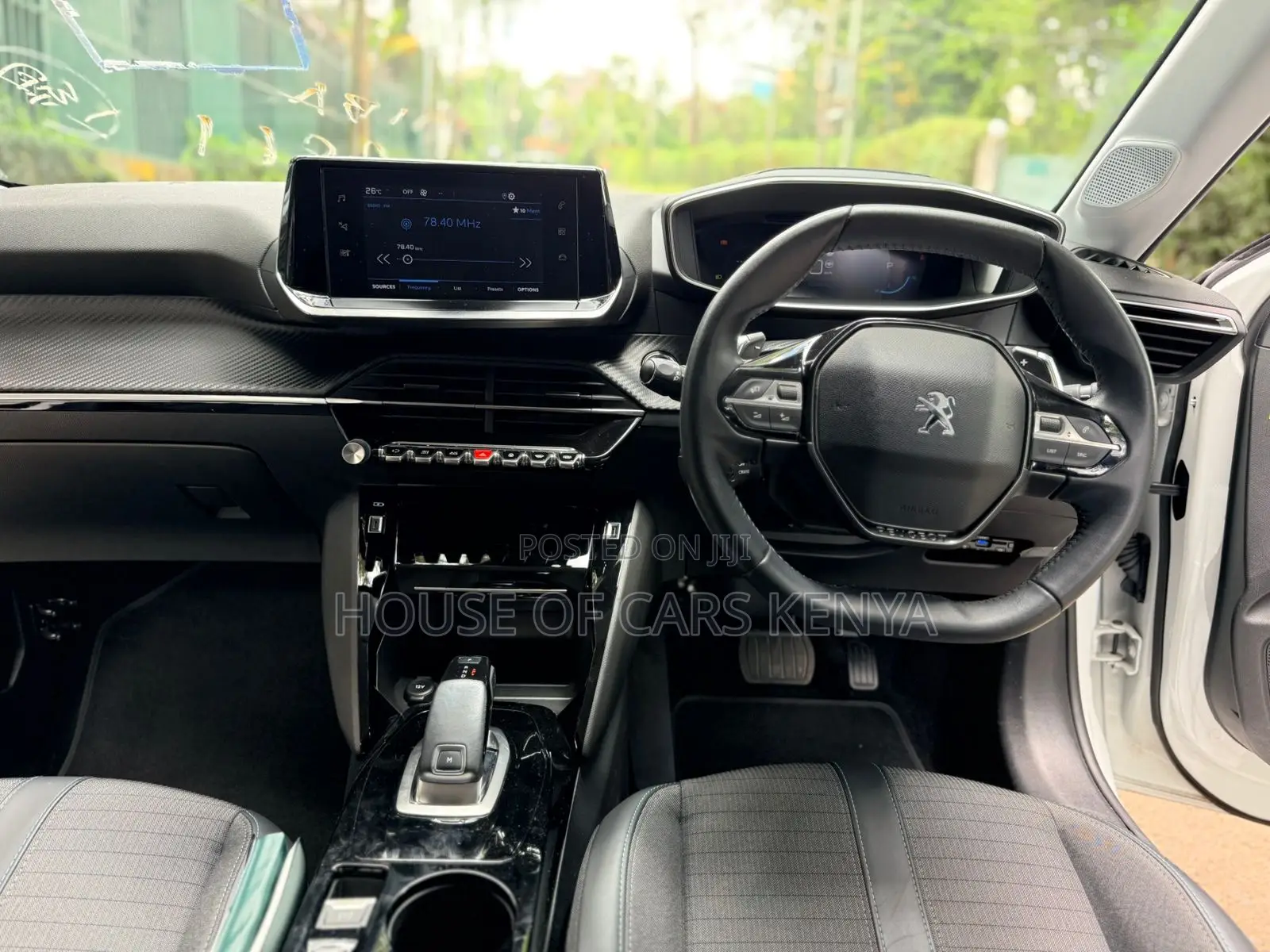 Peugeot 208 2021 White