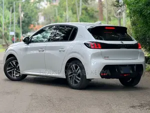 Peugeot 208 2021 White