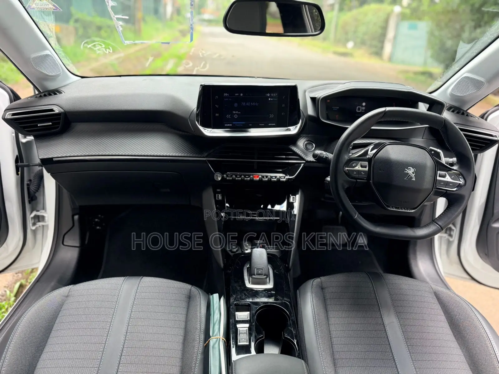 Peugeot 208 2021 White