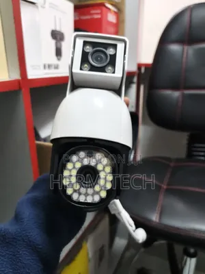 Dual Lens 4g Electric Model Allows Communication PTZ Tracking Motion