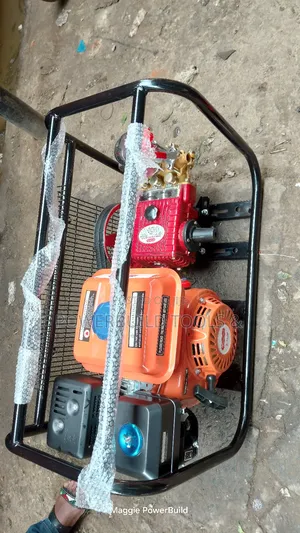 Am730ps Astramilano Trolley Sprayer Powered by a 7.5hp Petrol Engine.