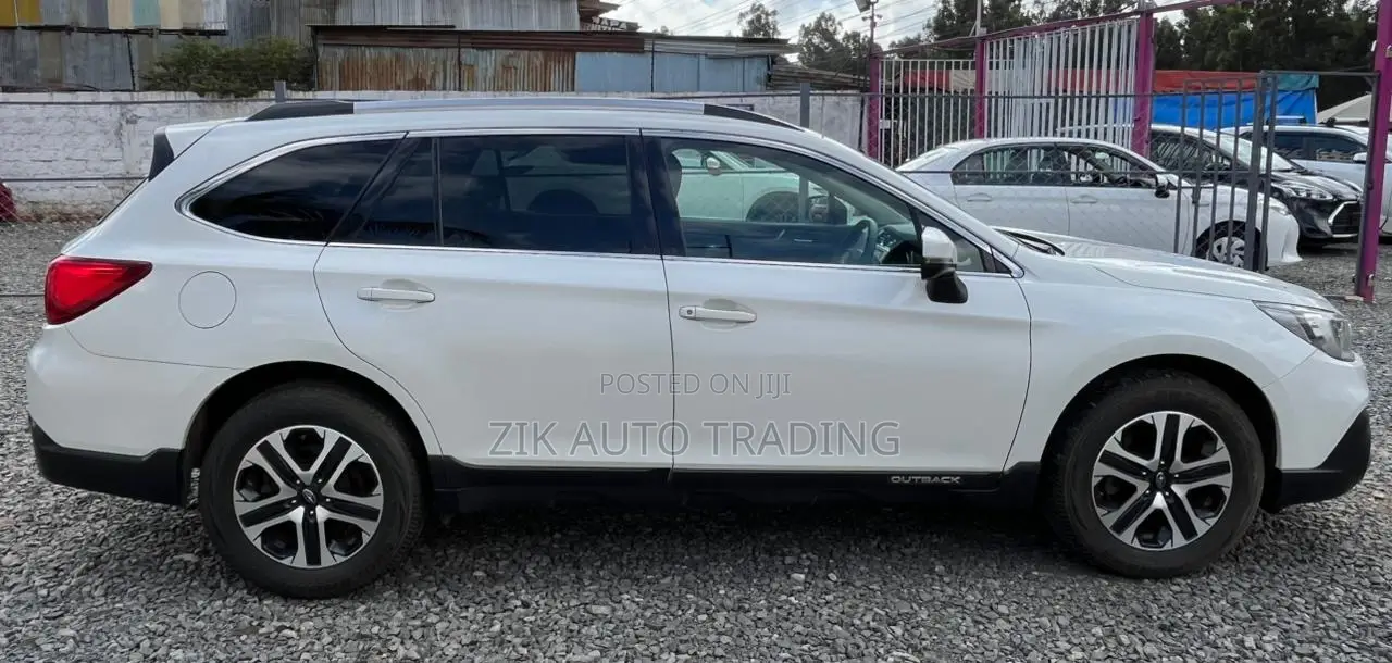 Subaru Outback 2018 White