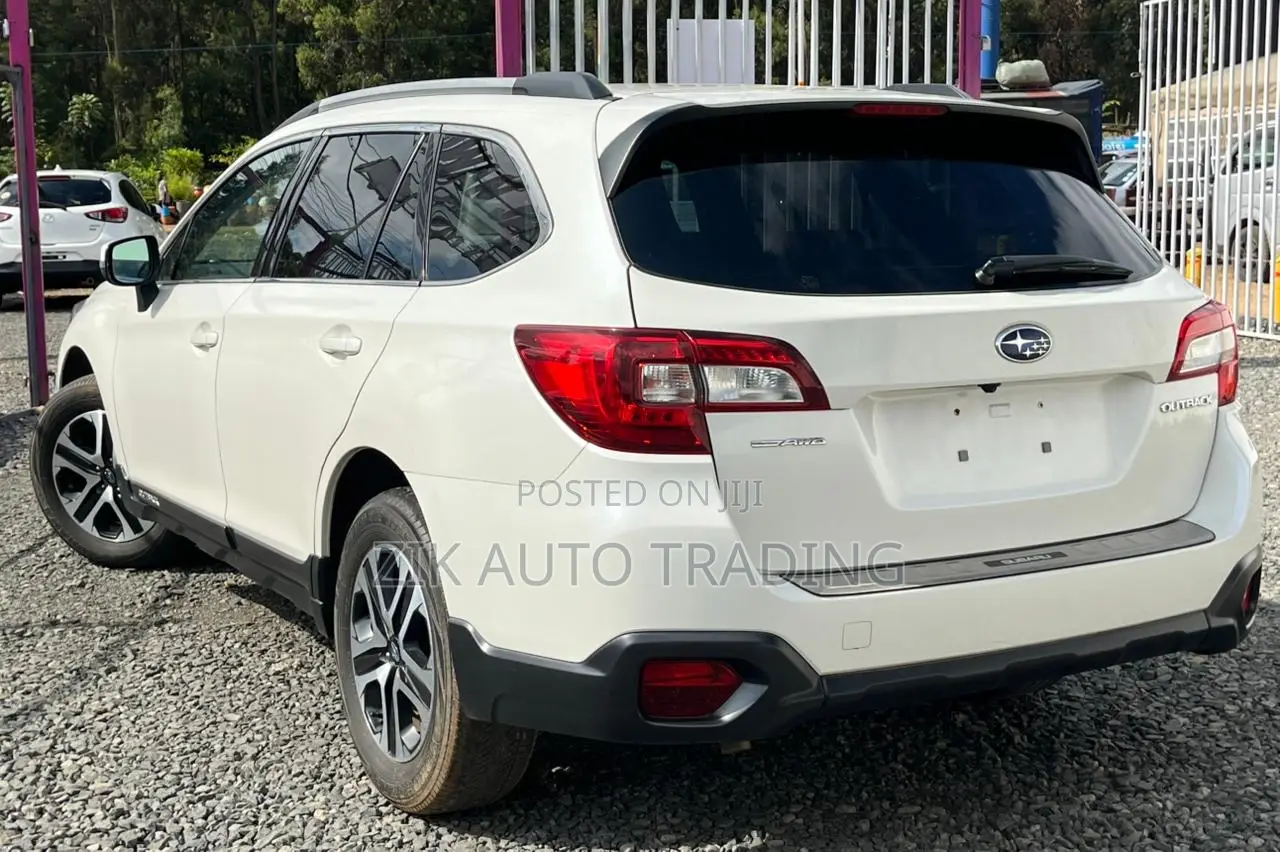 Subaru Outback 2018 White